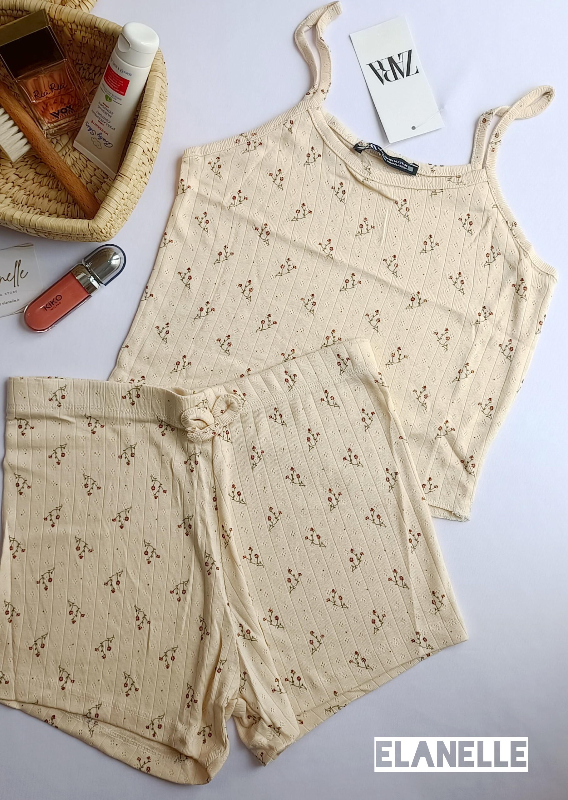 ست کراپ تاپ و شورتک کبریتی زنانه ZARA وارداتی طرح گلریز کرم سایز M